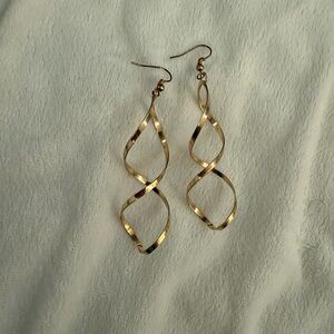 Elegant Gold Twisted Earrings